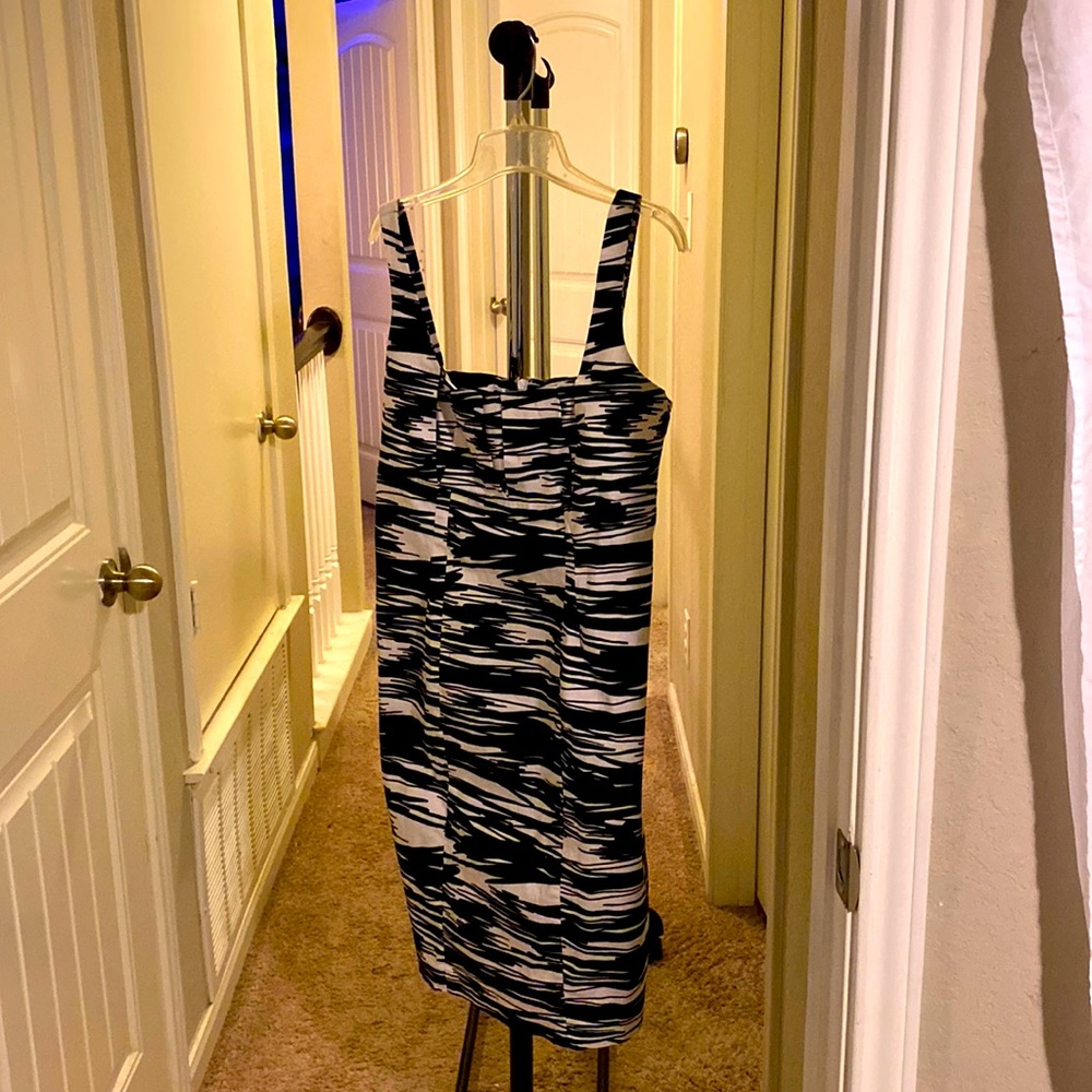 Calvin Klein size 12 dress black and white abstract print